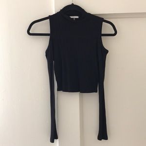Soprano Cold Shoulder Crop